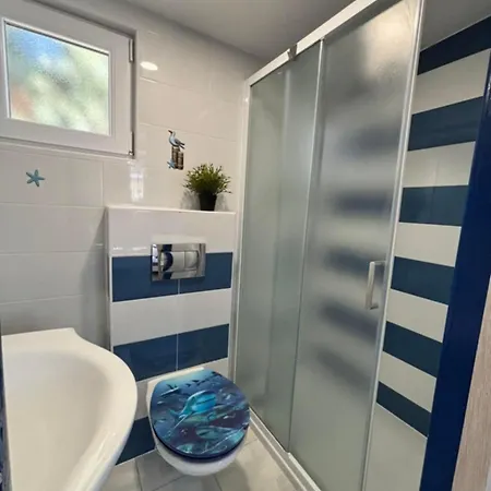 Apartmanovy Domcek Lija 度假居 比奥格勒·纳·莫鲁