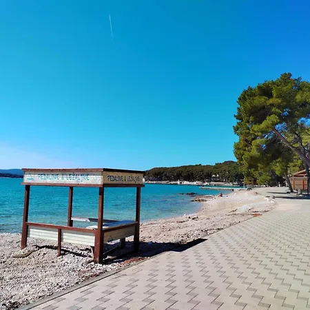 Apartmanovy Domcek Lija * Biograd Na Moru